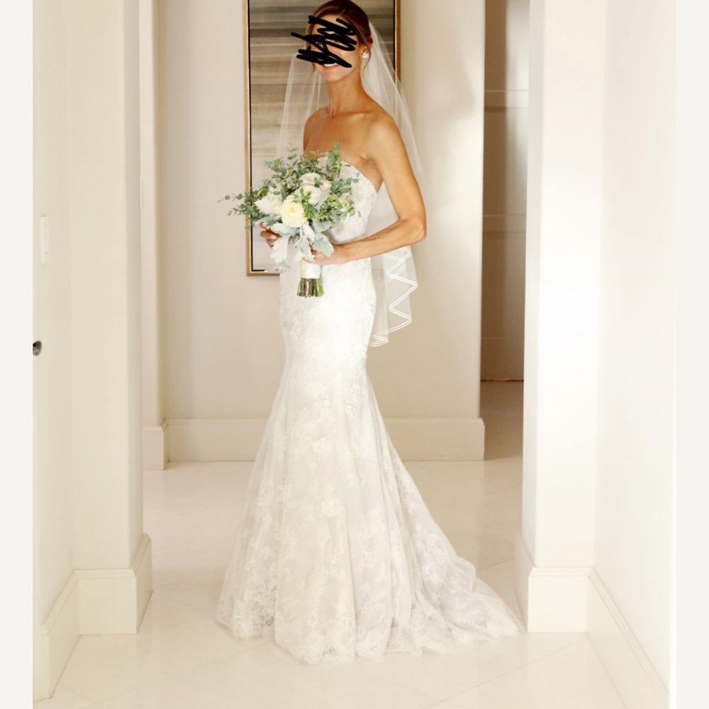 Monique Lhuillier White Strapless Lace Mermaid Wedding Gown